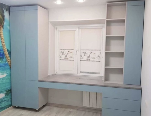 Шкаф со встроенным столом в Рузе